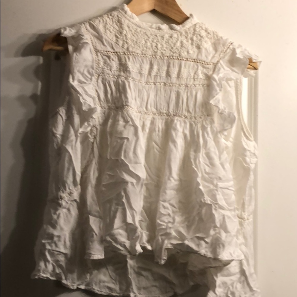 Sleeveless white adorable top